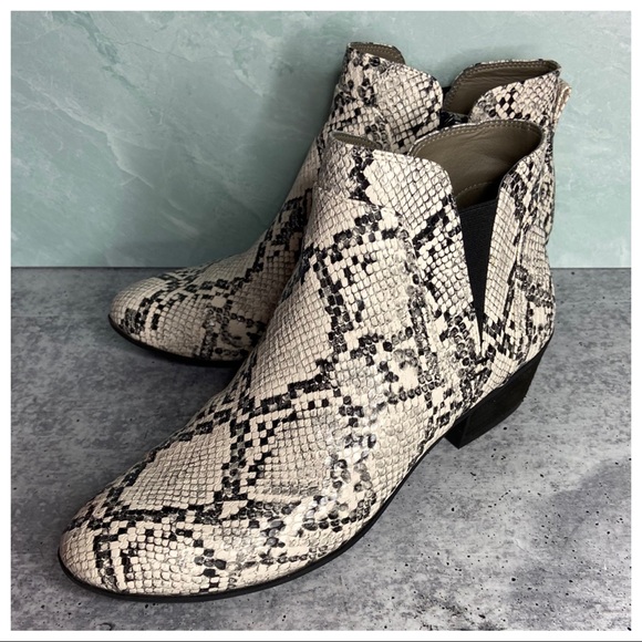 Circus Sam Edelman Pipper Snake Pattern Ankle Bootie - Picture 2 of 8